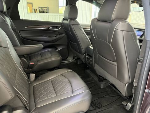 Used 2023 Buick Enclave Avenir AWD/4WD image 29