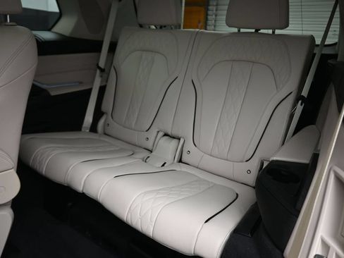 Used 2019 BMW X7 xDrive40i w/ Premium Package AWD/4WD image 41