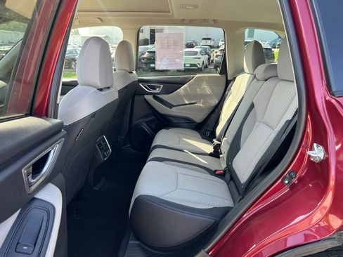 Used 2024 Subaru Forester Premium AWD/4WD image 9