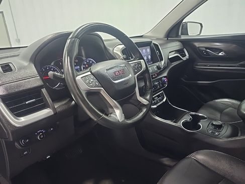 Used 2024 GMC Terrain SLT image 17