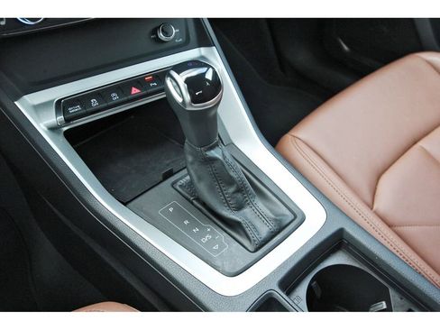 Used 2025 Audi Q3 2.0T Premium image 29