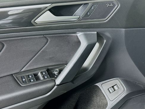 Used 2019 Volkswagen Tiguan SEL Premium R-Line image 15