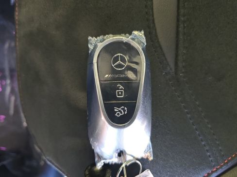 Certified 2025 Mercedes-Benz GLC 43 AMG 4MATIC image 36