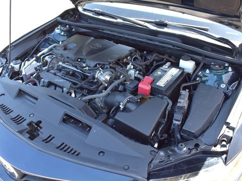 Used 2021 Toyota Camry SE FWD image 29