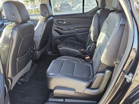 Used 2018 Chevrolet Traverse LT image 12