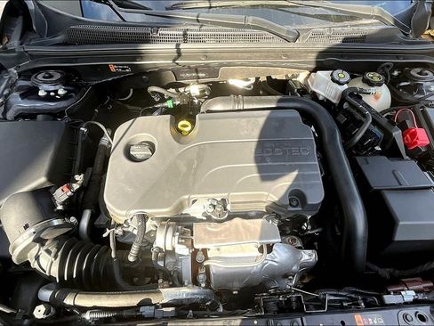 Used 2023 Chevrolet Malibu LT image 28