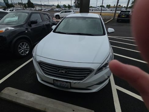 Used 2015 Hyundai Sonata SE FWD image 3