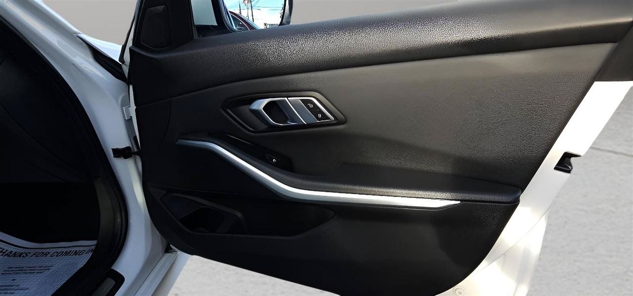 Used 2019 BMW 330i xDrive Sedan w/ Convenience Package AWD/4WD image 30