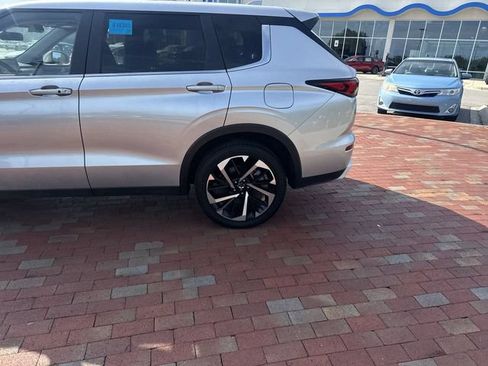 Used 2025 Mitsubishi Outlander SE AWD/4WD image 6