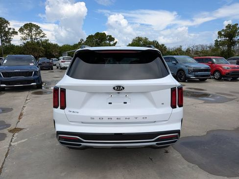 Used 2021 Kia Sorento S w/ Panoramic Sunroof Package FWD image 7