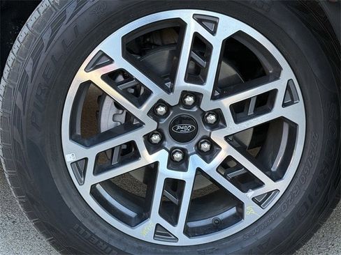 Used 2025 Ford Expedition Active image 10