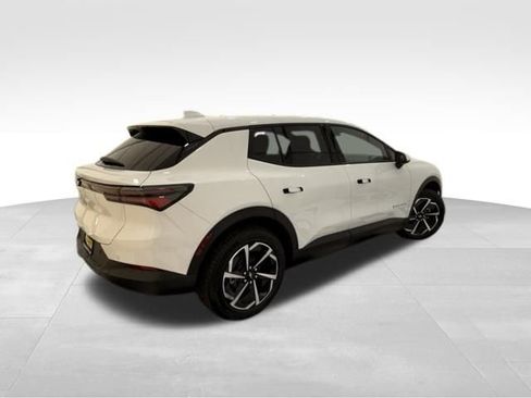 New 2026 Chevrolet Equinox EV LT image 5