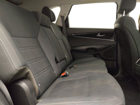 Used 2020 Kia Sorento FWD V6 image 19