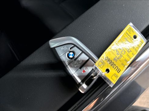 Used 2019 BMW 530e RWD image 13