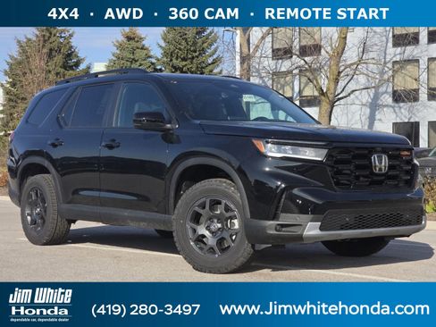 New 2025 Honda Pilot TrailSport image 1