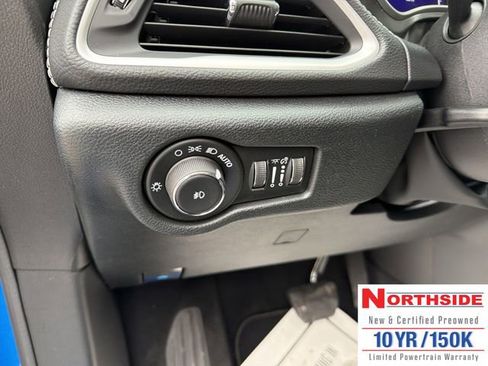 New 2026 Chrysler Pacifica Select image 17