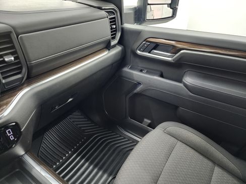 Used 2025 Chevrolet Silverado 2500 LT w/ Trail Boss Package image 12