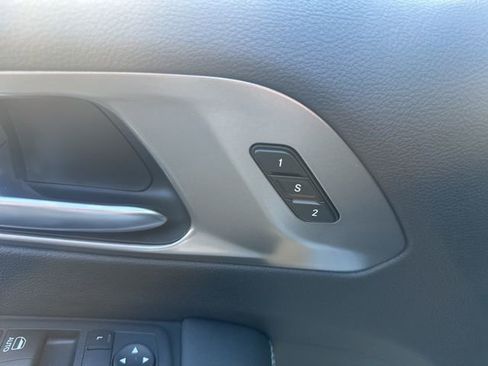 New 2026 Chrysler Pacifica Select image 14