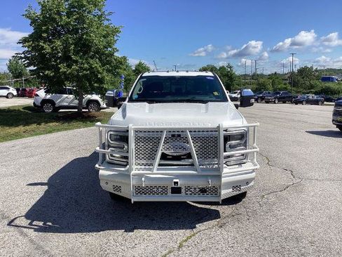 Certified 2025 Ford F350 Platinum w/ Platinum Plus Package AWD/4WD image 2