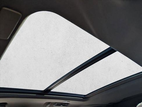 Used 2022 Cadillac Escalade Premium Luxury image 17