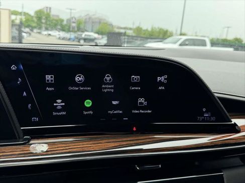 Used 2024 Cadillac Escalade ESV Premium Luxury AWD/4WD image 31