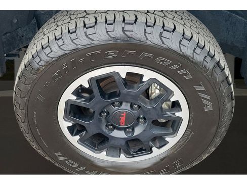 Used 2024 Toyota Tacoma TRD Off-Road w/ TRD Off Road Upgrade Package AWD/4WD image 10