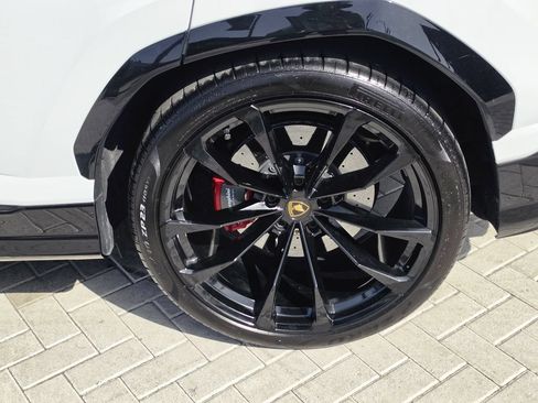 Used 2022 Lamborghini Urus AWD/4WD image 5