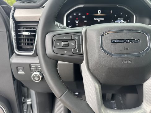 New 2026 GMC Sierra 2500 Denali w/ Denali Reserve Package AWD/4WD image 18