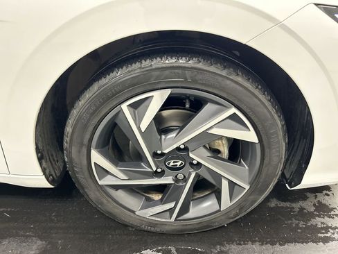 Used 2024 Hyundai Elantra SEL w/ Convenience Package FWD image 8