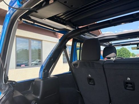 Used 2022 Jeep Wrangler Unlimited Sport AWD/4WD image 13