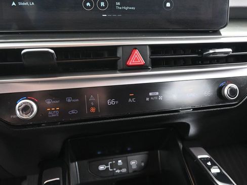 Used 2025 Kia Sorento S image 31
