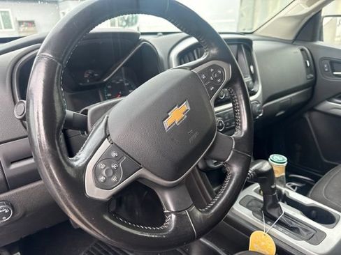 Used 2021 Chevrolet Colorado LT w/ Fleet Safety Package RWD image 9