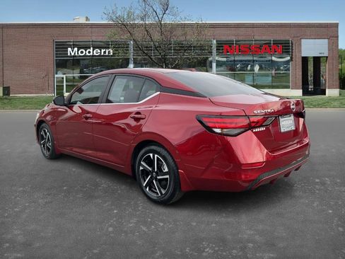 Used 2024 Nissan Sentra SV image 2