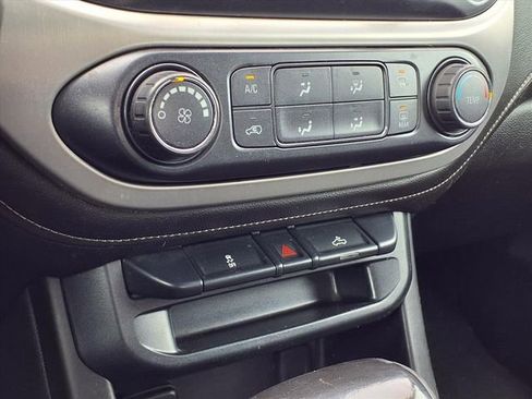 Used 2019 GMC Canyon SLE image 11