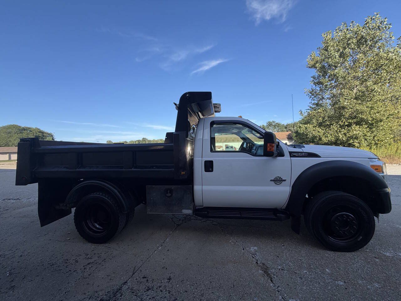 Used 2014 Ford F550 4x4 Regular Cab Super Duty image 11