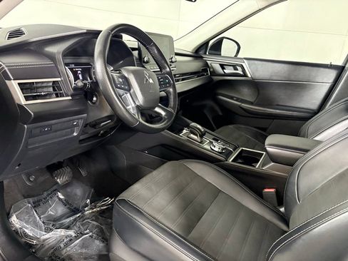 Used 2024 Mitsubishi Outlander SE FWD image 21