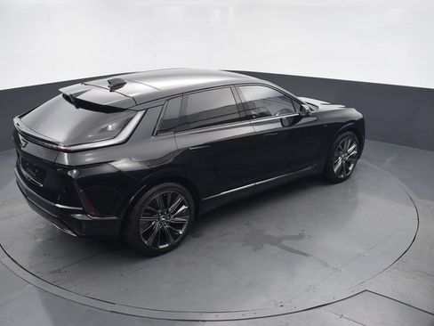 Certified 2024 Cadillac Lyriq Luxury AWD/4WD image 45