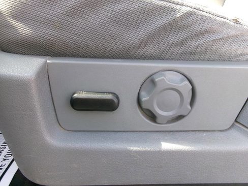 Used 2012 Ford F150 XLT w/ XLT Chrome Pkg image 18