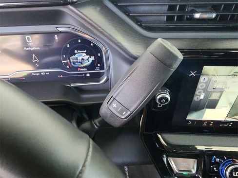 Certified 2025 GMC Sierra 2500 AT4 w/ AT4 Premium Plus Package image 17