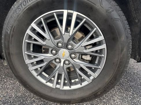 Used 2024 Chevrolet Traverse LT w/ LPO, Floor Liner Package FWD image 39