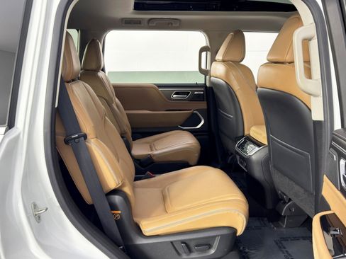 Used 2025 INFINITI QX80 Luxe image 43