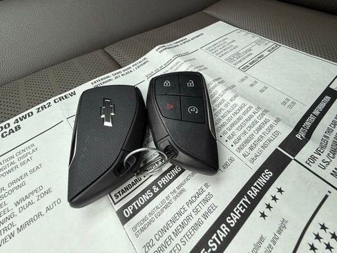 Used 2024 Chevrolet Colorado ZR2 w/ ZR2 Convenience Package III image 55
