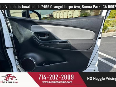 Used 2015 Toyota Yaris LE image 39