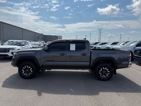 Used 2021 Toyota Tacoma TRD Off-Road AWD/4WD image 36