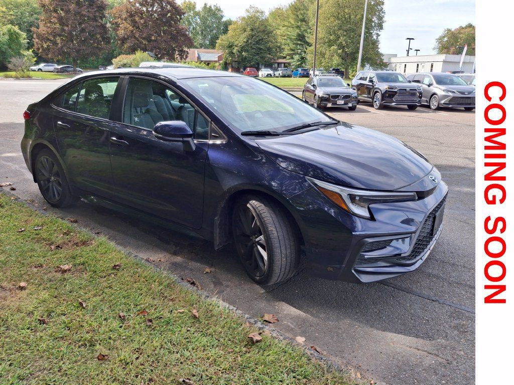 Used 2023 Toyota Corolla SE FWD image 4