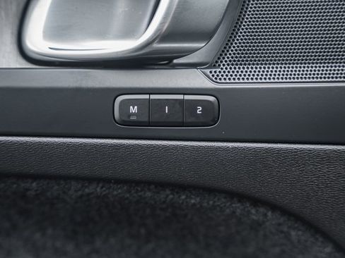 Used 2024 Volvo XC40 B5 Plus w/ Protection Package Premier image 39