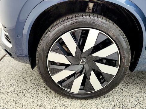Used 2025 Volvo XC90 T8 Ultra w/ Protection Package AWD/4WD image 9