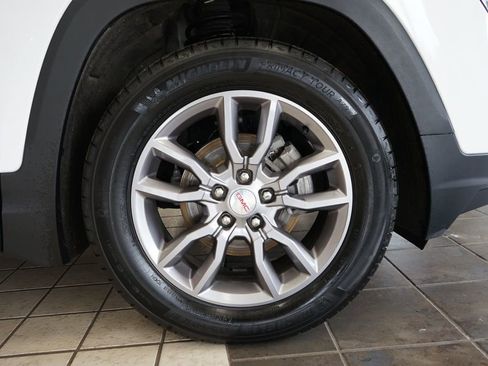 Used 2023 GMC Terrain SLT image 52