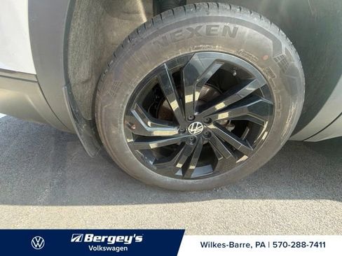 Certified 2023 Volkswagen Atlas SE w/ Black Wheel Package AWD/4WD image 14