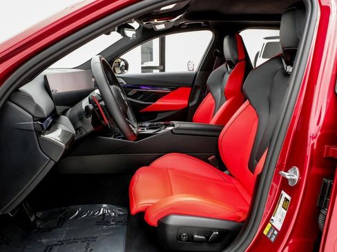 Used 2025 BMW M5 w/ Carbon Package image 6